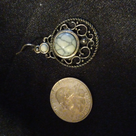 Howlite earrings - Picture 4 of 4